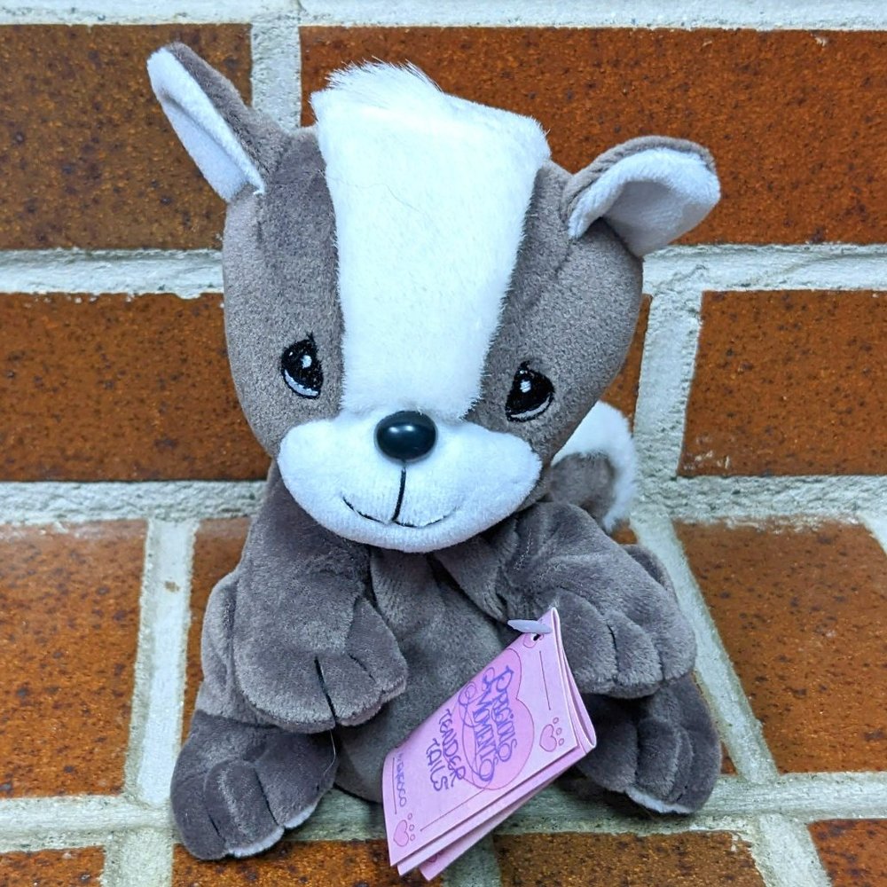 Precious Moments Tender Tails Skunk #473960 - NWT